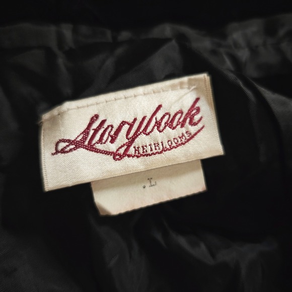 Vintage 90s Storybook Heirlooms Hooded Cloak Black Crushed Velvet Cape - Picture 7 of 8